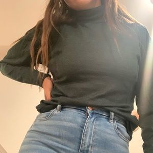 Super soft green turtleneck long sleeve